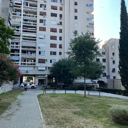 Apartment Family Split