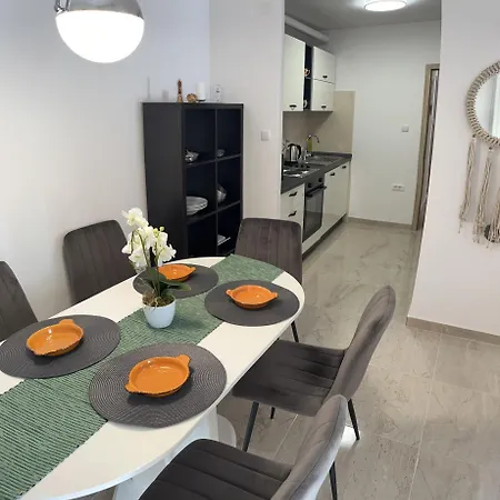 Family Apartment *