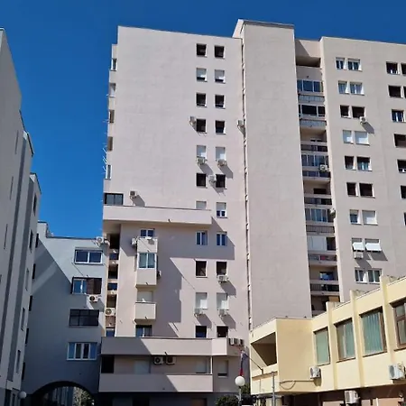 Family Apartment *